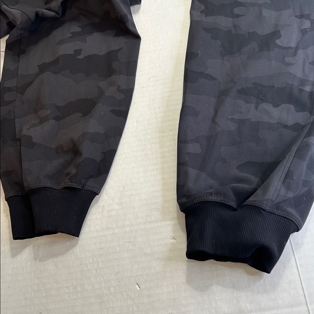 LULULEMON ATHLETIC JOGGER STRETCH HIGH RISE IN HERITAGE CAMO PANTS SZ 6 - Picture 4 of 11